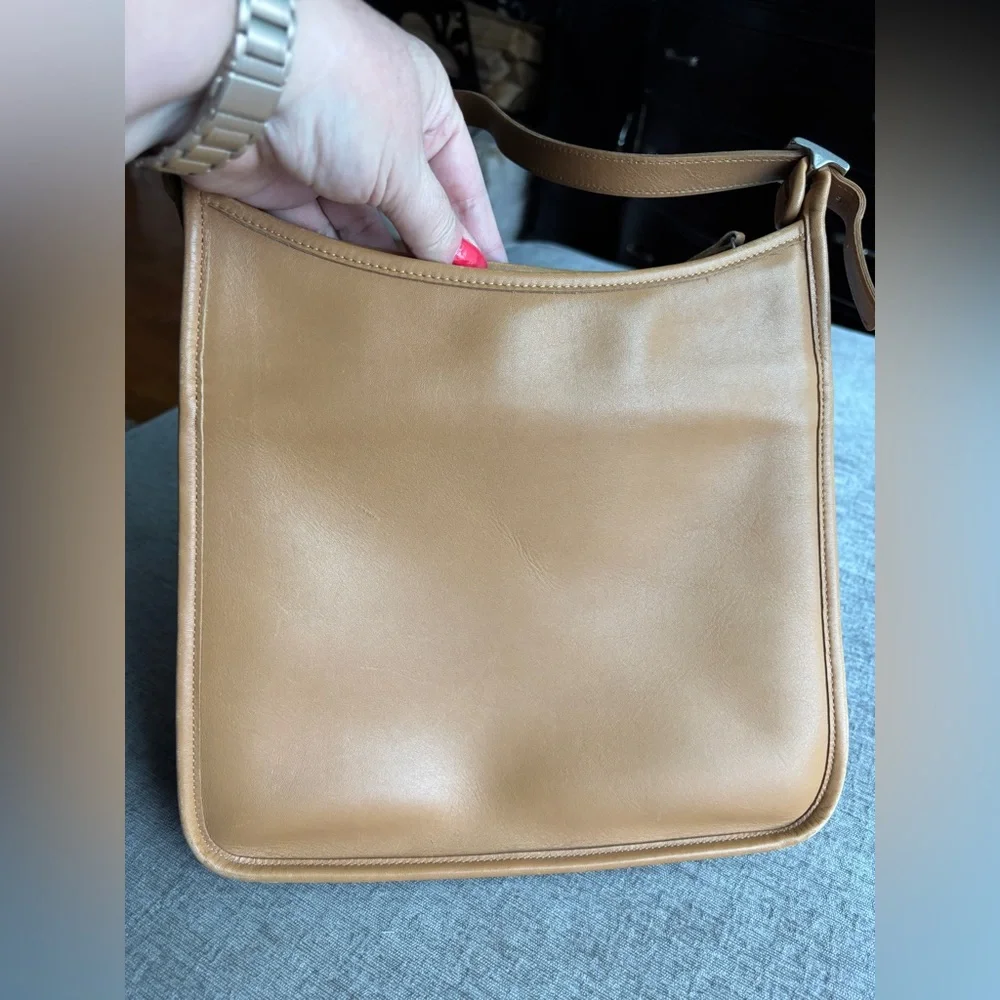 Vintage Coach Andrea, Tan - Picture 4 of 16